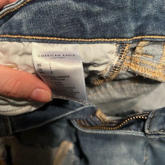 NWOT Medium wash American Eagle jeans - Picture 4 of 4